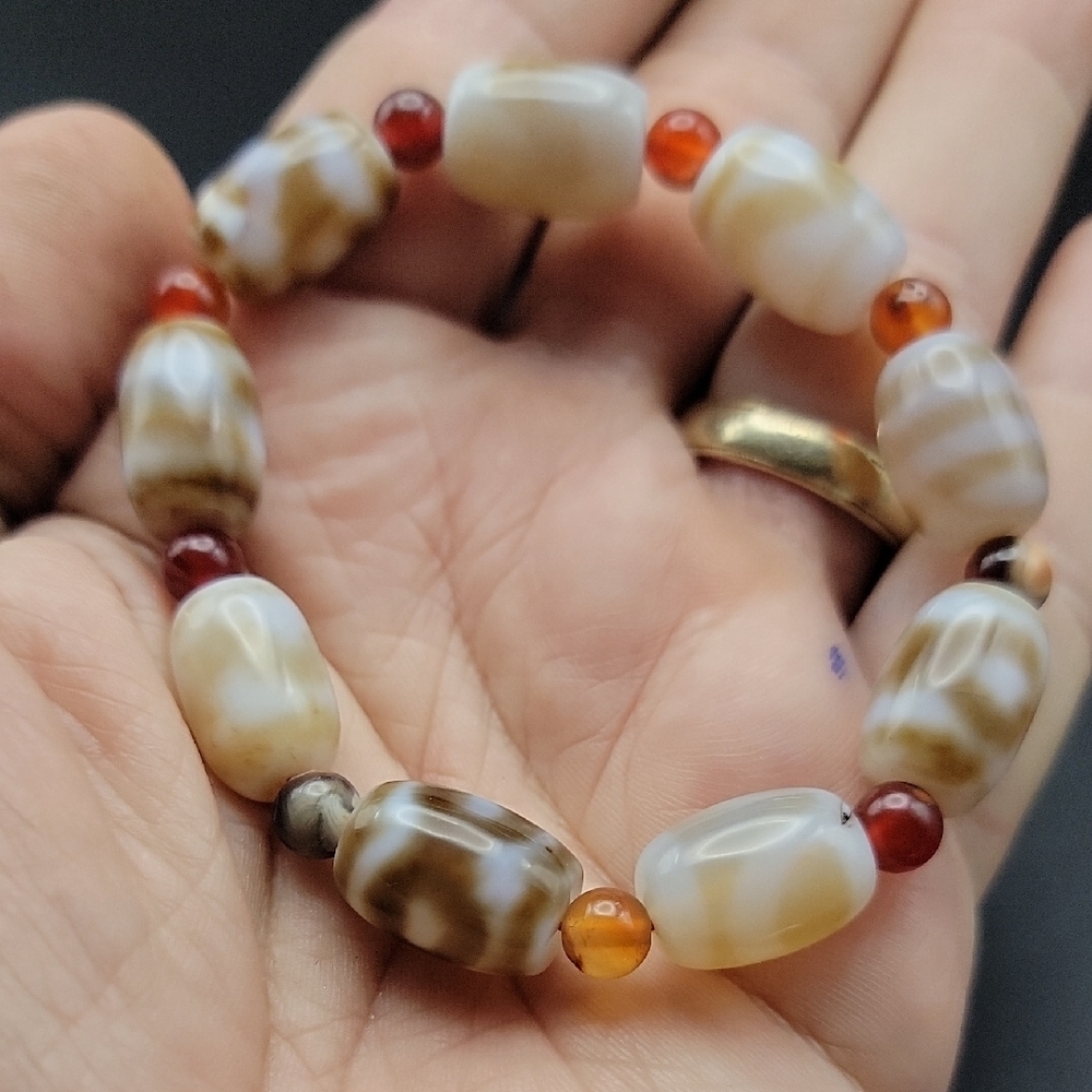 Elegant 6.25" Gobi Eye Agate Carnelian Natural Gemstone Stretch Beaded Bracelet